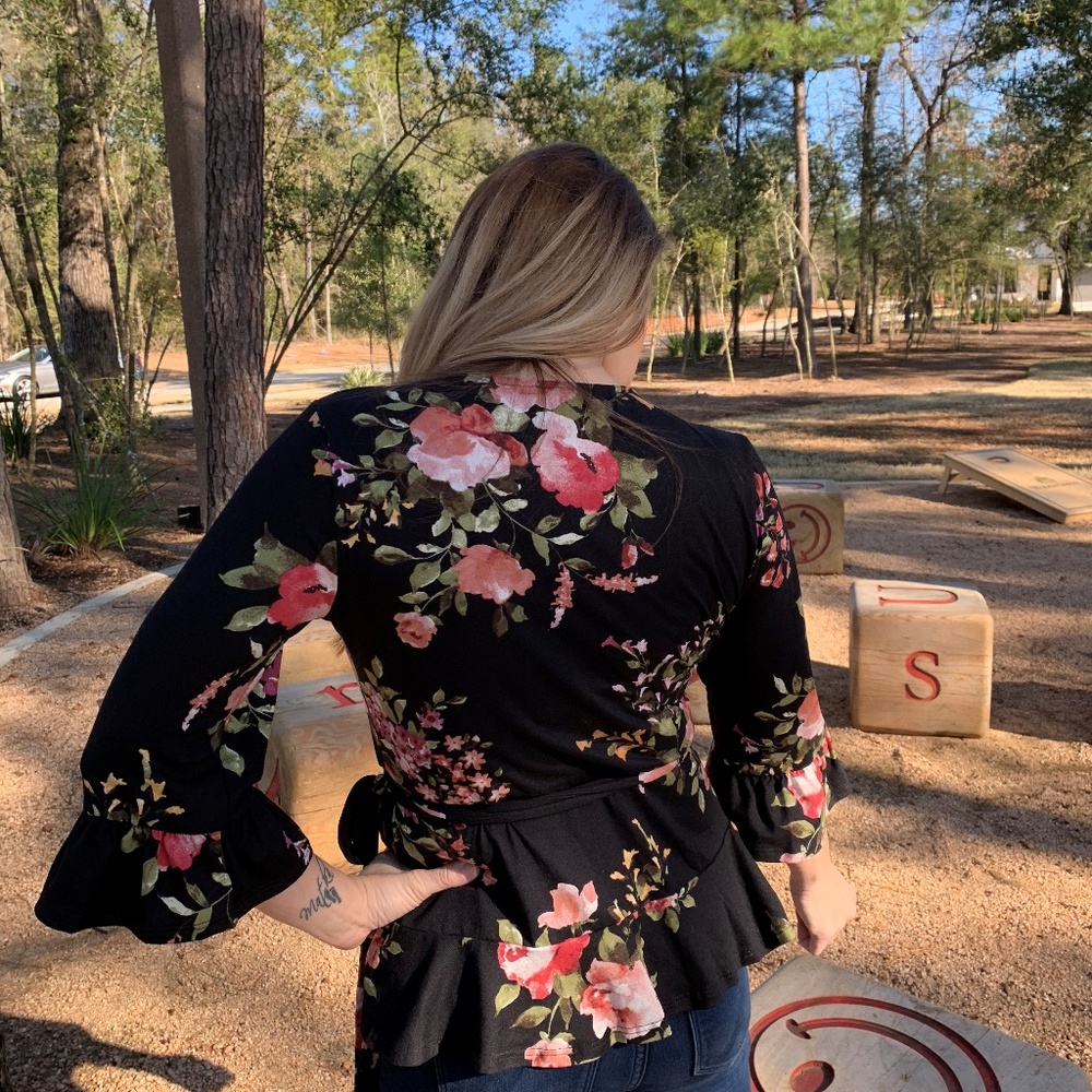 Floral Spring Wrap Top - Picture 4 of 7